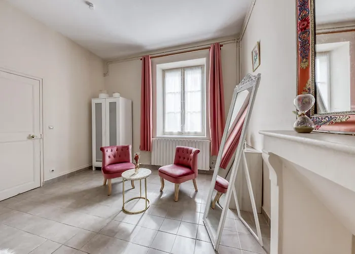 Paris A La Campagne-Parking Gratuit-Proche Versailles